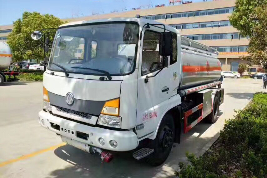 國五東風嘉運運油車